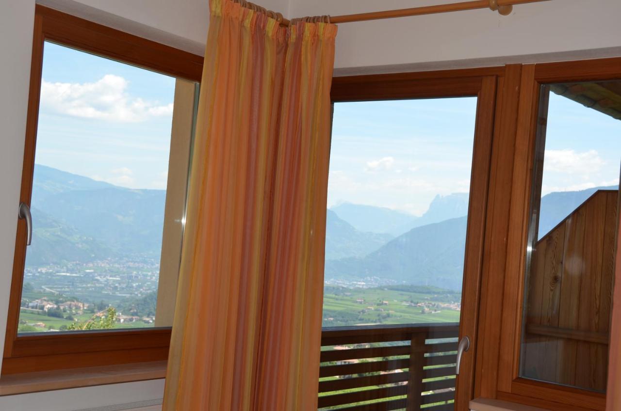 Schloss-Hof Eppan an der Weinstraße Buitenkant foto