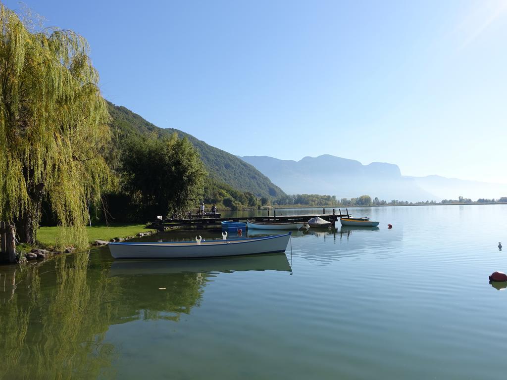 Schloss-Hof Eppan an der Weinstraße Buitenkant foto