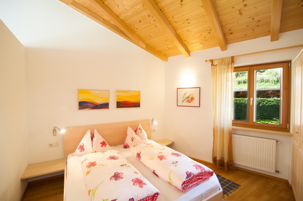 Schloss-Hof Eppan an der Weinstraße Buitenkant foto