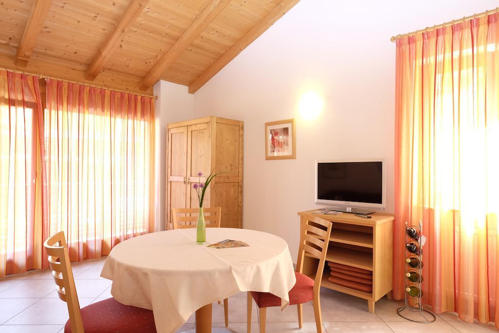 Schloss-Hof Eppan an der Weinstraße Kamer foto